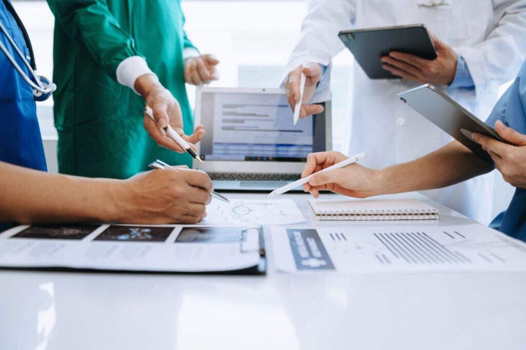 la biovigilancia y trazabilidad de los tejidos humanos, Sistema de biovigilancia y trazabilidad en tejidos humanos Notificación de reacciones adversas en injertos óseos y dermis Red de biovigilancia y respuesta clínica en cirugía con tejidos humanos Proceso de trazabilidad y biovigilancia en bancos de tejidos Reglamento SoHO 2024/1938 sobre biovigilancia y calidad de tejidos humanos